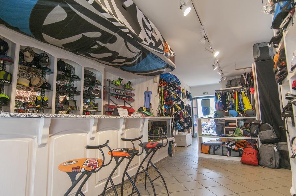 הוסטל Pieve  Campione Del Garda Surf House מראה חיצוני תמונה
