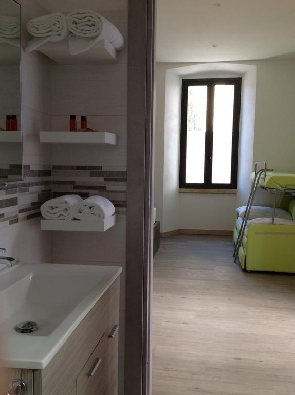 הוסטל Pieve  Campione Del Garda Surf House מראה חיצוני תמונה